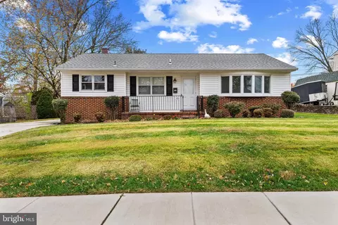393 Jaybea Ct, Glen Burnie, MD 21061