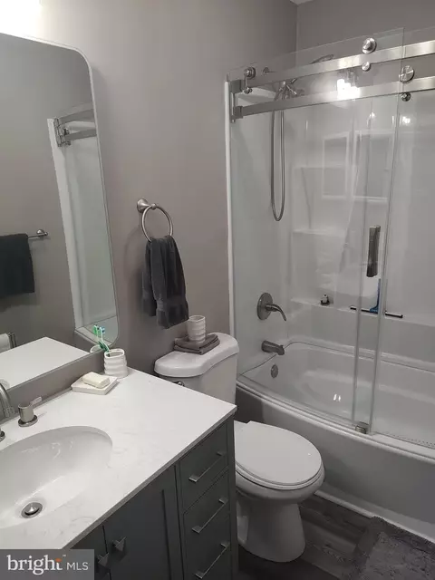 Bath - 2103 Higher Ct, Crofton, MD 21114 photo 1 of 2