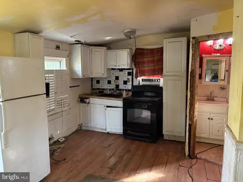 7811 Outing Ave, Pasadena, MD 21122 photo 2