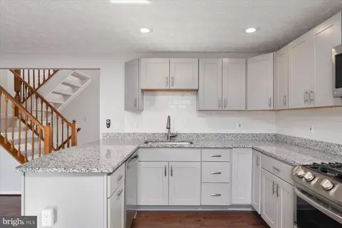 727 Dayspring Dr, Odenton, MD 21113 photo 7