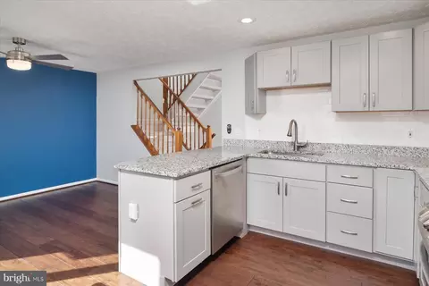 727 Dayspring Dr, Odenton, MD 21113 photo 8