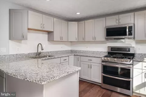 727 Dayspring Dr, Odenton, MD 21113 photo 5