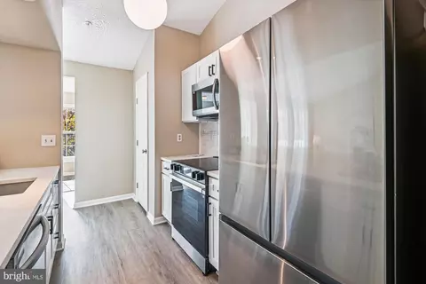 Kitchen - 717 Deering Rd #5L, Pasadena, MD 21122 photo 1 of 3