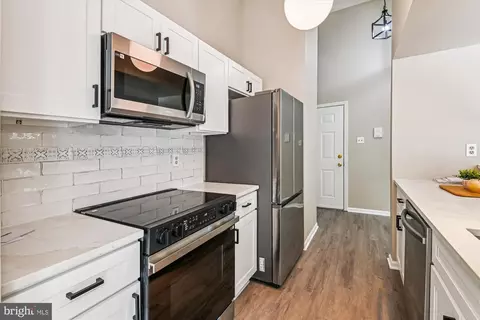 Kitchen - 717 Deering Rd #5L, Pasadena, MD 21122 photo 2 of 3