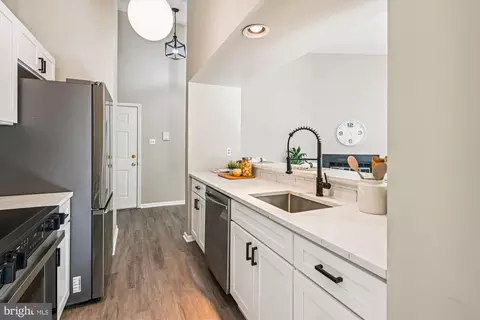 Kitchen - 717 Deering Rd #5L, Pasadena, MD 21122 photo 3 of 3