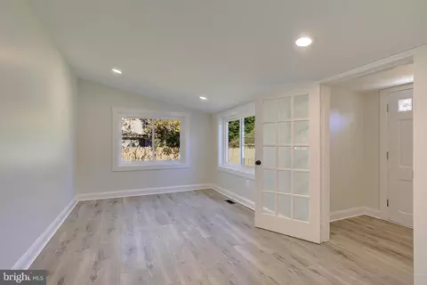 1423 Park Rd, Edgewater, MD 21037 photo 3
