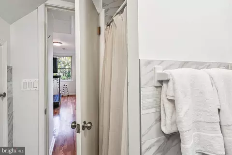 Entry Way - 1913 Dulaney Pl, Annapolis, MD 21409 photo 2 of 3