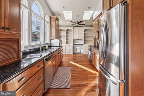 Kitchen - 1913 Dulaney Pl, Annapolis, MD 21409 photo 2 of 7