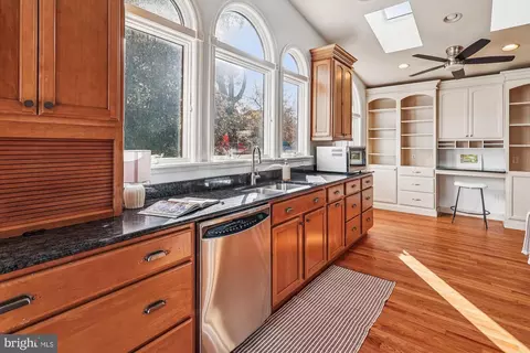 Kitchen - 1913 Dulaney Pl, Annapolis, MD 21409 photo 3 of 7