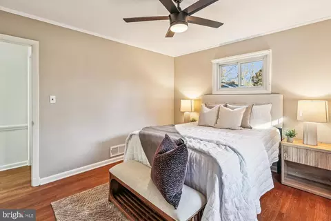 Bedroom - 1913 Dulaney Pl, Annapolis, MD 21409 photo 2 of 9