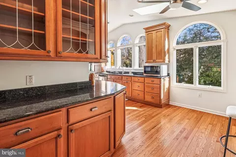 Kitchen - 1913 Dulaney Pl, Annapolis, MD 21409 photo 5 of 7