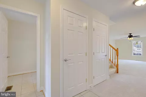 Entry Way - 684 213th St, Pasadena, MD 21122 photo 2 of 7