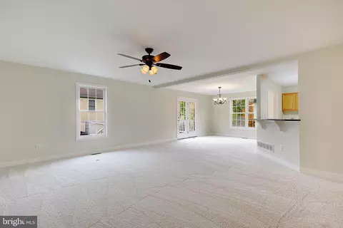 Living - 684 213th St, Pasadena, MD 21122 photo 3 of 9