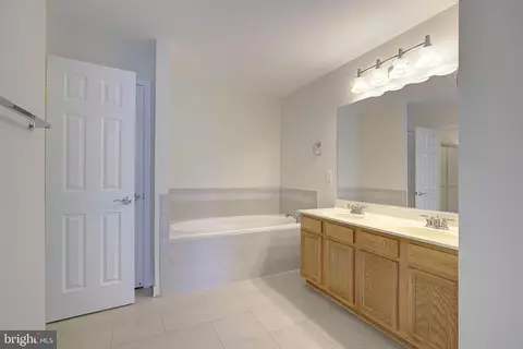 Bath - 684 213th St, Pasadena, MD 21122 photo 2 of 3