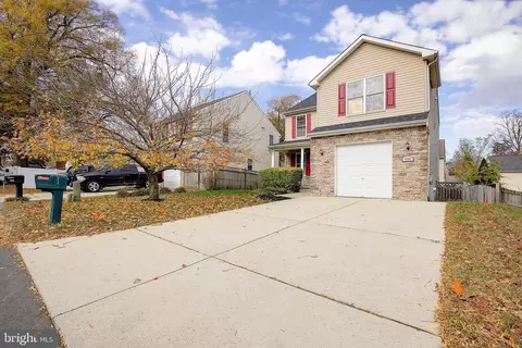Exterior - 684 213th St, Pasadena, MD 21122 photo 2 of 8