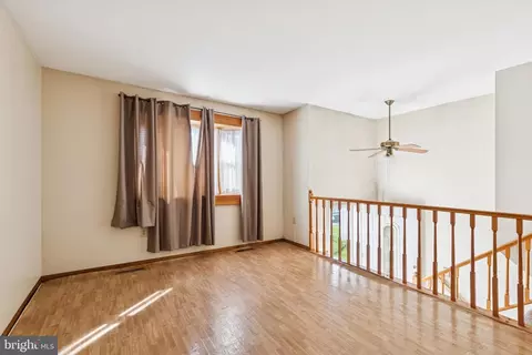 Living - 7518 Harmans Rd, Harmans, MD 21077 photo 3 of 5