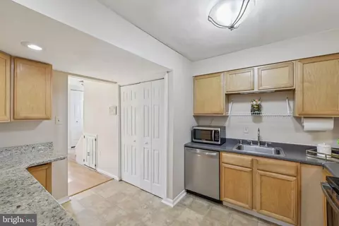 Entry Way - 795 Match Point Dr, Arnold, MD 21012 photo 2 of 2
