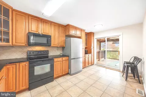 7740 Notley Rd, Pasadena, MD 21122