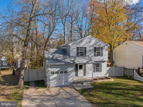 5977 3rd St, Deale, MD 20751