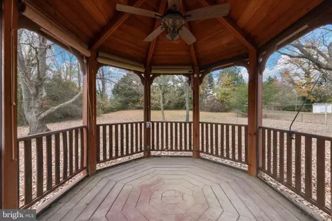 Exterior - 115 Valley View Ave, Edgewater, MD 21037 photo 9 of 13