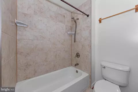 Bath - 115 Valley View Ave, Edgewater, MD 21037 photo 5 of 5