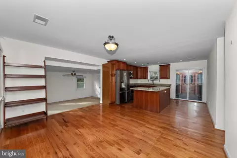 Living - 115 Valley View Ave, Edgewater, MD 21037 photo 1 of 8