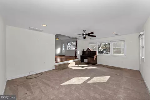 Living - 115 Valley View Ave, Edgewater, MD 21037 photo 5 of 8