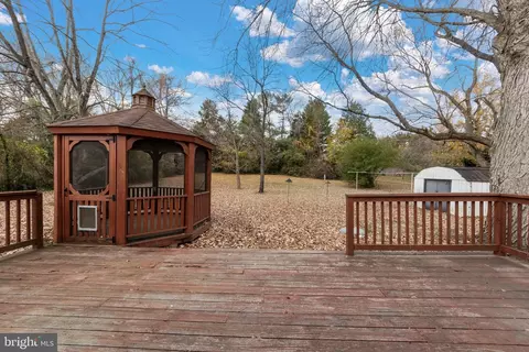 Exterior - 115 Valley View Ave, Edgewater, MD 21037 photo 4 of 13