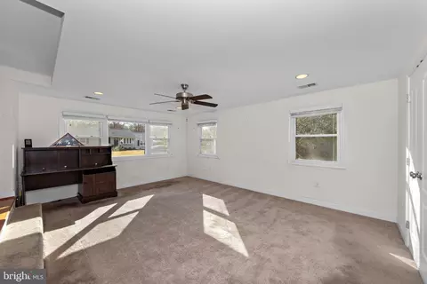 Living - 115 Valley View Ave, Edgewater, MD 21037 photo 4 of 8