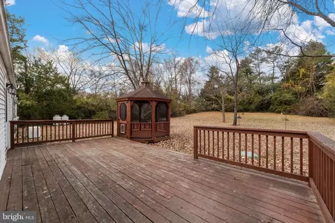 Exterior - 115 Valley View Ave, Edgewater, MD 21037 photo 5 of 13