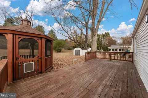 Exterior - 115 Valley View Ave, Edgewater, MD 21037 photo 3 of 13