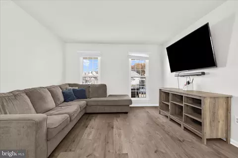 8080 Pendragon Way, Pasadena, MD 21122 photo 5