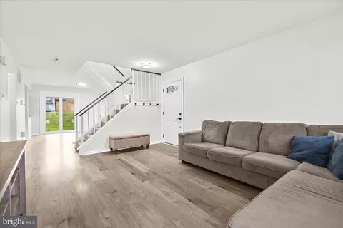 8080 Pendragon Way, Pasadena, MD 21122 photo 6
