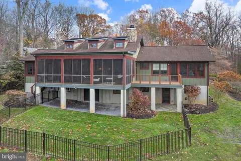 Exterior - 397 Forelands Rd, Annapolis, MD 21401 photo 3 of 23