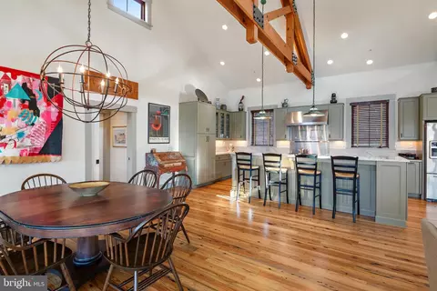 Dining - 397 Forelands Rd, Annapolis, MD 21401 photo 4 of 5