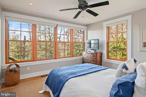 Bedroom - 397 Forelands Rd, Annapolis, MD 21401 photo 5 of 8