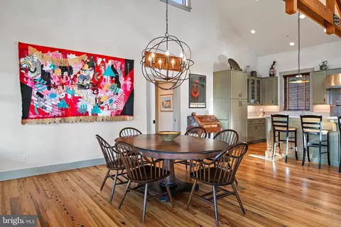 Dining - 397 Forelands Rd, Annapolis, MD 21401 photo 3 of 5