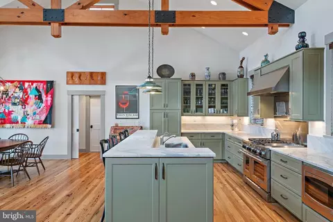 Kitchen - 397 Forelands Rd, Annapolis, MD 21401 photo 9 of 9