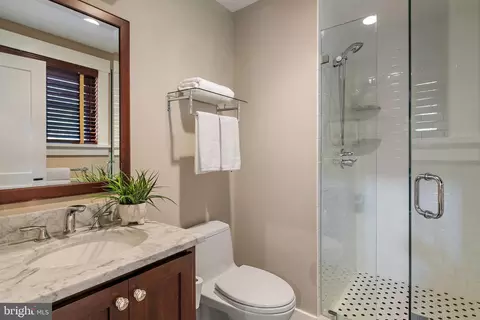 Bath - 397 Forelands Rd, Annapolis, MD 21401 photo 7 of 8