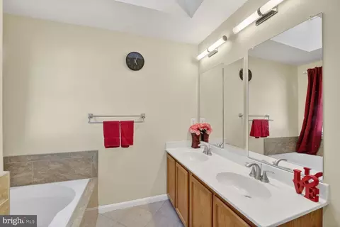 Bath - 165 Tilden Way, Edgewater, MD 21037 photo 3 of 3