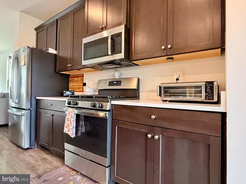 Kitchen - 7836 Mine Run Rd, Hanover, MD 21076 photo 7 of 9
