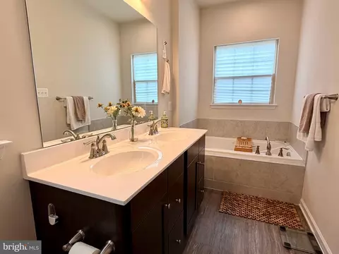 Bath - 7836 Mine Run Rd, Hanover, MD 21076 photo 6 of 13