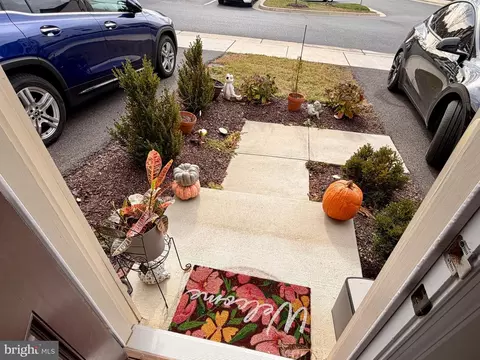 Exterior - 7836 Mine Run Rd, Hanover, MD 21076 photo 5 of 5