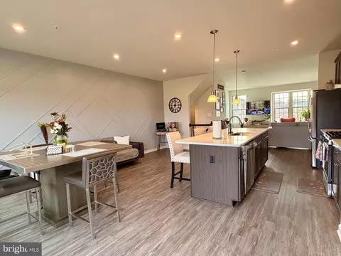 Kitchen - 7836 Mine Run Rd, Hanover, MD 21076 photo 4 of 9