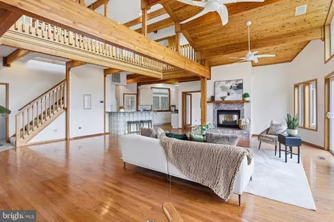 Living - 5931 Tyler Rd, Deale, MD 20751 photo 4 of 4