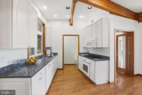 Kitchen - 5931 Tyler Rd, Deale, MD 20751 photo 2 of 3