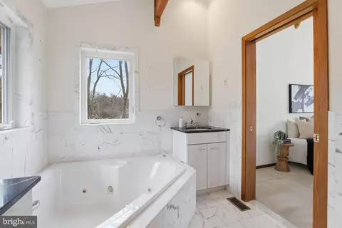 Bath - 5931 Tyler Rd, Deale, MD 20751 photo 6 of 8