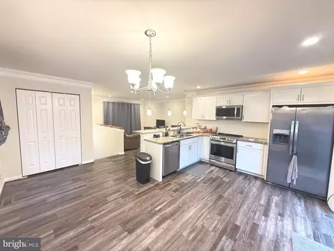 809 Duvall Hwy, Pasadena, MD 21122 photo 3