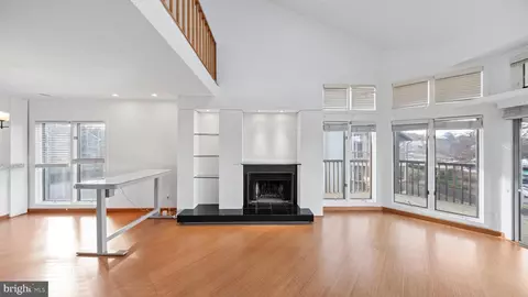 Living - 2106 Chesapeake Harbour Dr #202, Annapolis, MD 21403 photo 4 of 6