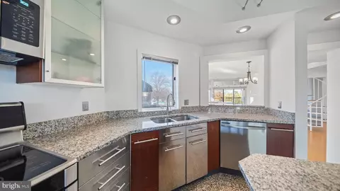 Kitchen - 2106 Chesapeake Harbour Dr #202, Annapolis, MD 21403 photo 4 of 6